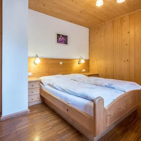 Lindenhof 5 Apartment